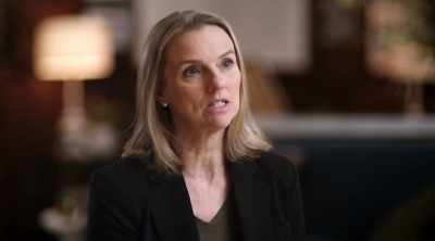 And his very next
patient is Kellie Martin. - Dr. Death: The Undoctored Story