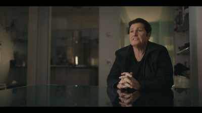 And we were such great friends
that we always had a laugh. - Simple Minds: Everything is Possible