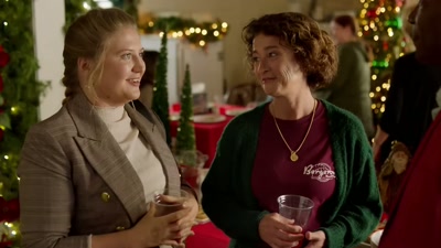 - And welcome to Sorrento!
- Thank you. Nice to be here. - My Southern Family Christmas