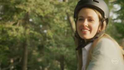 - And we're back!
- [ RILEY LAUGHING ] - One of a Kind Love