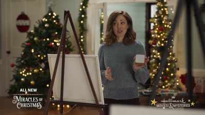 And we're going to start
with some music. - A Glenbrooke Christmas