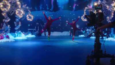 And we're gonna share a whole - Dolly Parton's Mountain Magic Christmas