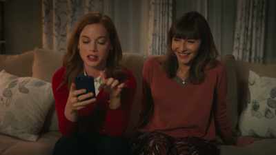 - And we're in.
- Wait. - Zoey's Extraordinary Christmas