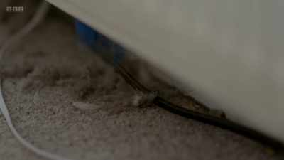 And what happens is, if the dust
is in there, it actually stops them - Sort Your Life Out