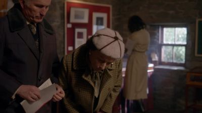 And what's that thing inside there? - Outlander