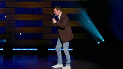 And wheeling herself up - Jim Jefferies: High n' Dry