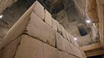 And whether they were doing
it with ropes or some people think - Tutankhamun: Secrets of the Tomb