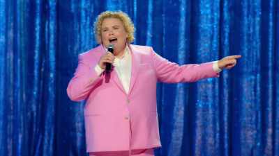 And who's down there
playing the entire song, - Fortune Feimster: Crushing It