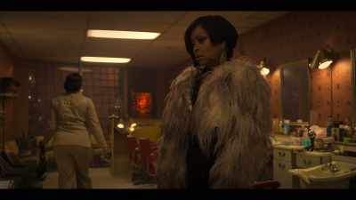 And why don't you
come over here
and make me feel good. - Fight Night: The Million Dollar Heist