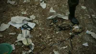 And his wife had told him
that there was a robbery - History's Greatest Heists with Pierce Brosnan