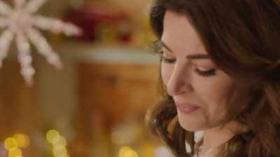 And, as with making a meringue,
I'm going to add some sugar. - Nigella: At My Table