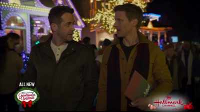 And with me taking over
the celebration now, - Christmas at Dollywood
