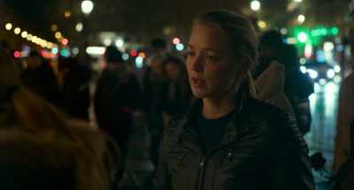 And that woman keeps accusing me
of locking myself in... - Revoir Paris