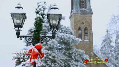 ♪ And wonders of his love - Our Christmas Love Song