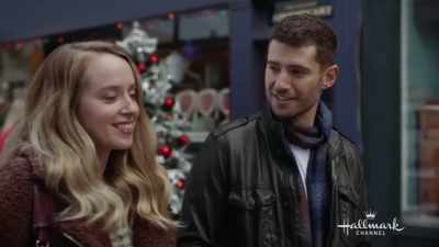 - And worst?
- Uh, getting stood up. - A Royal Queens Christmas