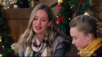And she would also tell me, - Christmas at the Palace
