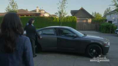 And he would just get
to walk away - Nikki & Nora: Sister Sleuths
