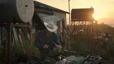 AND YOU CAN'T DO THAT
WITH JUST CATTLE NOWADAYS. - Dino Hunters