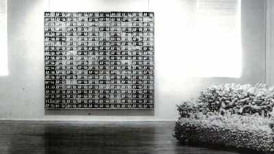 And yet your eyes always
return to Kusama's couch. - Kusama : Infinity