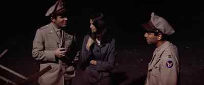 - Andiamo.
- Yes, we're going. Up to my room. - Catch 22