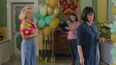 Angela, make sure that everyone
gets a party favour. - The Madame Blanc Mysteries