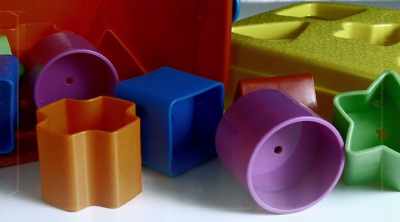 [Anna] Ancient Egyptian glass doesn't
look like modern glass does today. - Strangest Things