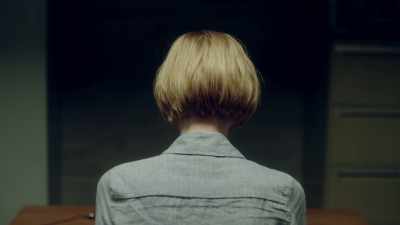 ANNA: (SINGING)
* Over and over - The Kettering Incident