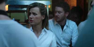 - ANNA: Yeah.
- Oh. Oh, wow. - Holiday Hold-Up