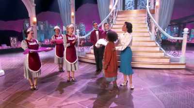 * Annette comes in
to make your bed * - Annie Live!