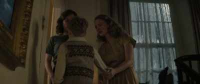 - Annie needs you.
-What? - Tell It to the Bees