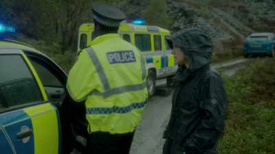 Annie, there's something
I need to tell you. - The Loch