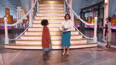 - Annie, you won't have to do
any cleaning while you're here. - Annie Live!