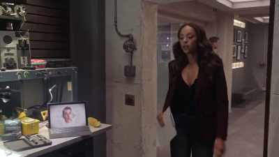 Annie, would you like me
to add a conduct warning - Ghosted