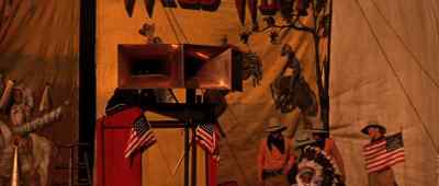 Annie, where you going?
He moved it. - Buffalo Bill and the Indians, or Sitting Bull's History Lesson
