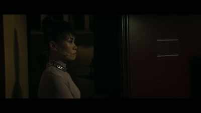 ANNOUCER:
Ladies and gentlemen. - The Day of the Jackal