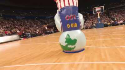 ANNOUNCER 2: OH! - Harlem Globetrotters: Play It Forward
