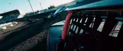 - [Announcer] 76 with a
nice slide on the inside, - Lady Driver