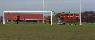 (announcer)
And it seems we have a late arrival. - The Big Green