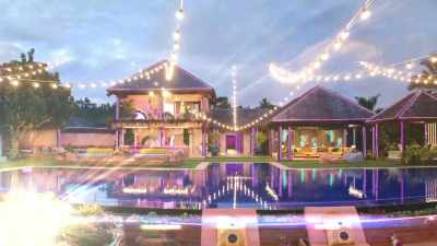 >> Announcer: CLASSY,
SOPHISTICATED, WILD. - Love Island