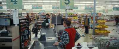 [announcer] Cleaning team
to aisle three, please. - The Family Plan