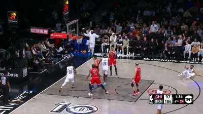 [announcer] Dinwiddie pulls one over
White, and it's good, Dinwiddie. - Destination NBA: A G League Odyssey