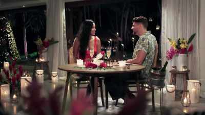 >> Announcer: FROM MY FAVORITE
RESTAURANT, CASA DE ONE TABLE, - Love Island