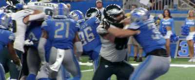 [announcer] It's Gainwell.
It is... a touchdown! - Kelce