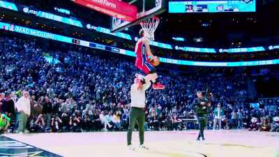 [announcer] Mac McClung
has saved the dunk contest. - Destination NBA: A G League Odyssey