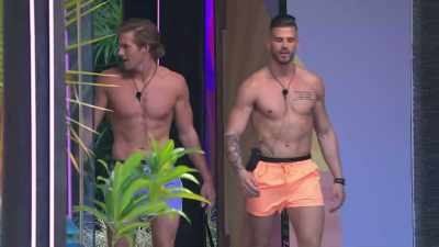 >> Announcer: NEXT, TWO
GORGEOUS GUYS APPEARED AND A - Love Island