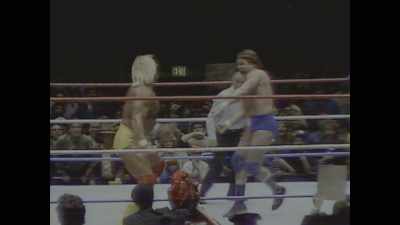 [announcer] Oh, they're at it! - Mr. McMahon