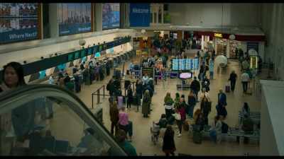 [announcer on Tannoy]
Attention passengers - Nightsleeper