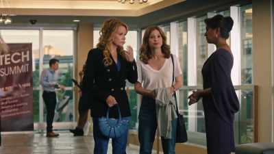 ANNOUNCER: Please join me in welcoming - The Spencer Sisters