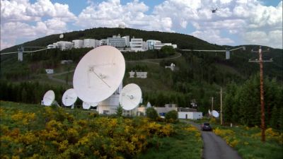 (announcer)
Previously on Eureka... - Eureka