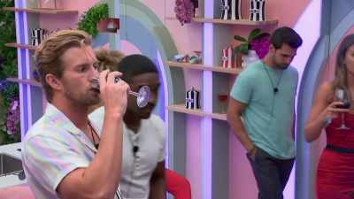 >> Announcer: PUT THE DRINK
DOWN, DYLAN. - Love Island